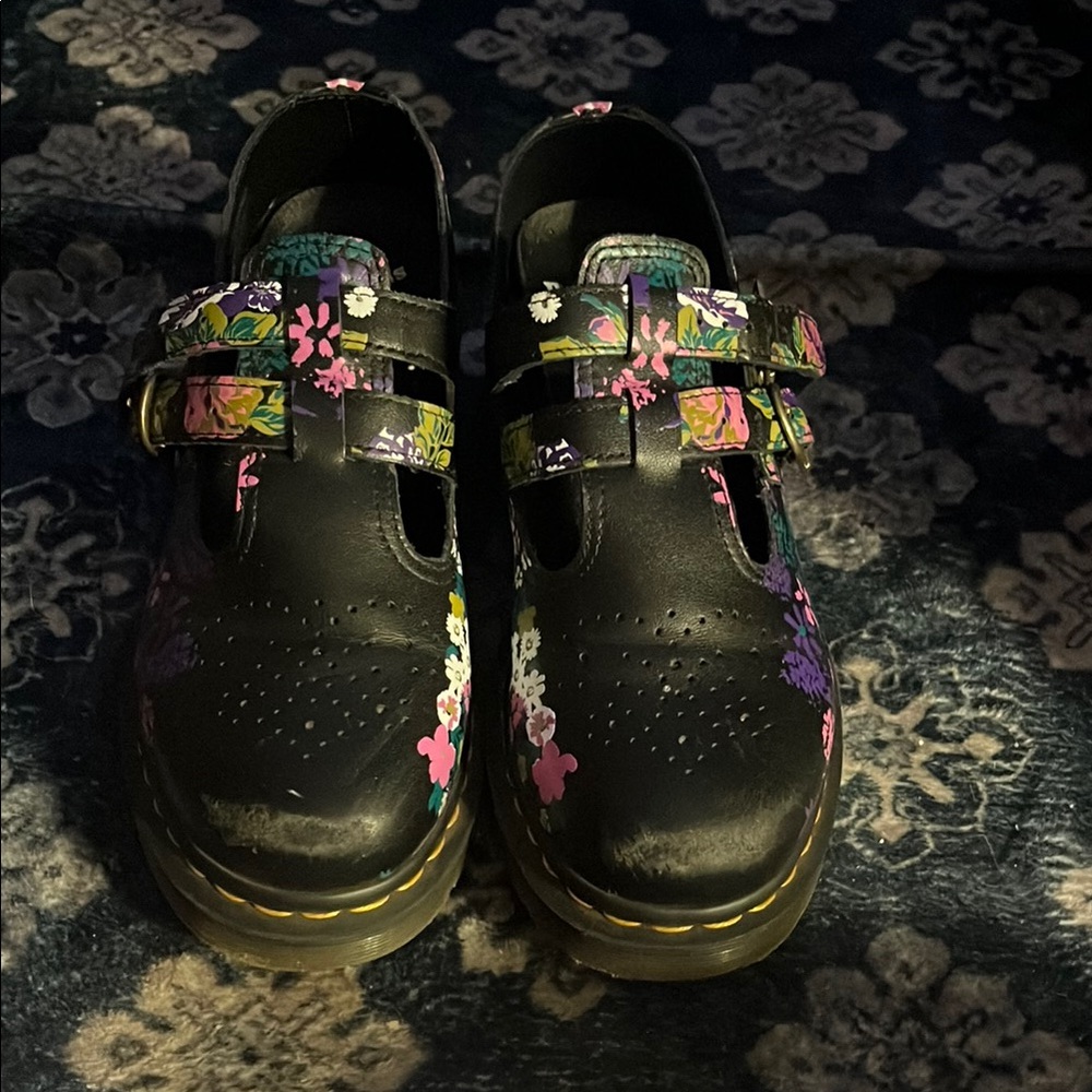 Floral Black Shoes